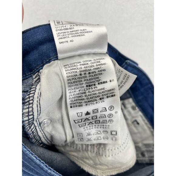 Levi's 711 Skinny Jeans Women's Size 26 Stretch‎ Dark Wash Blue Denim - Picture 7 of 8